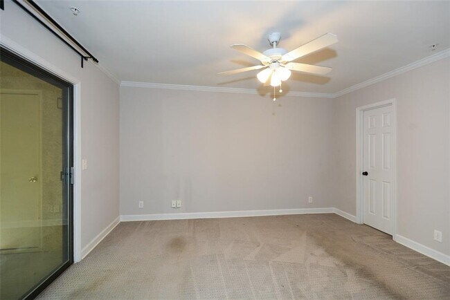Building Photo - 607 Lismore SE
