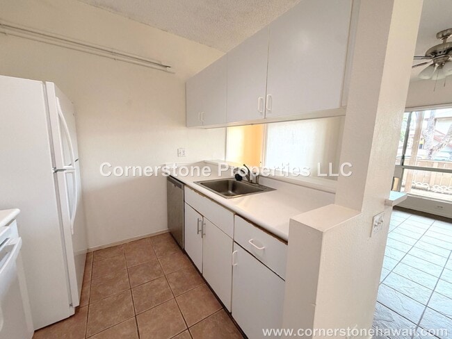 Building Photo - 91-525-525 Puamaeole St