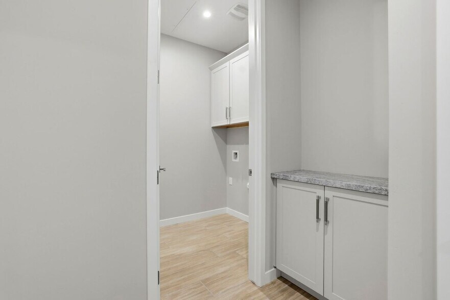Building Photo - 943 Cumberwood Ct