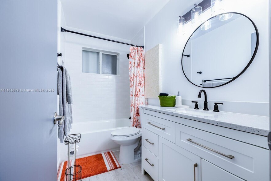 Building Photo - 312 N Luna Ct