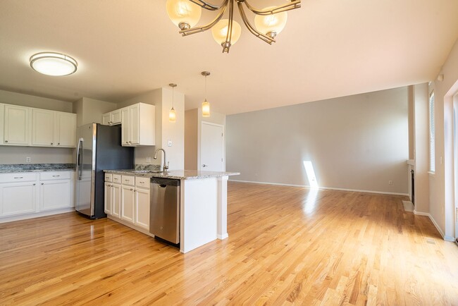 Building Photo - 2217 Ashwood Ln