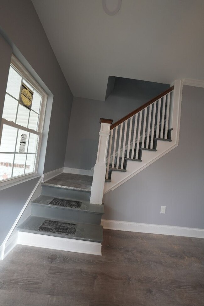 Building Photo - 3 Bedroom 2.5 Bath Home