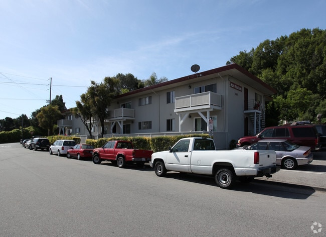 Building Photo - 801 Meadowsweet Dr