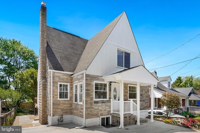 Building Photo - 5309 Chesapeake Rd