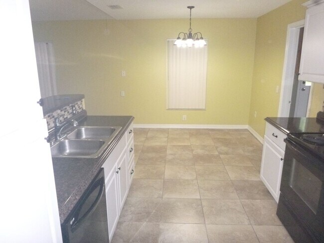 Building Photo - 301 Bloomingfield Dr