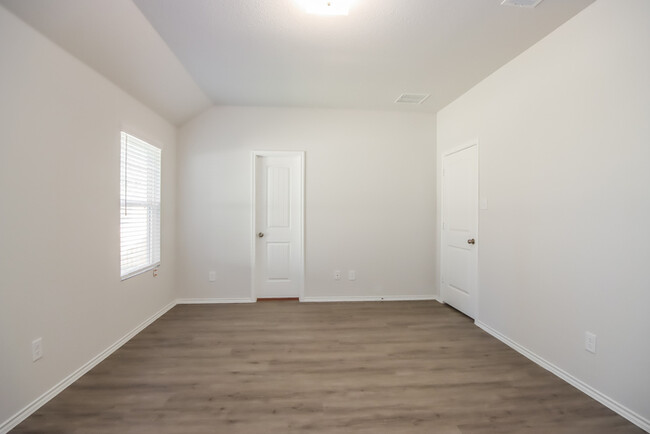 Building Photo - 2704 S Lina Ct