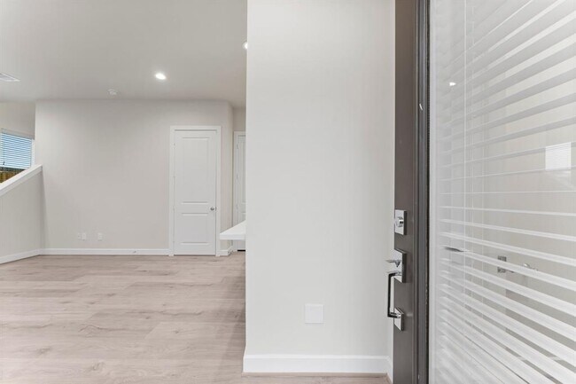 Building Photo - 5905 Haring Ln