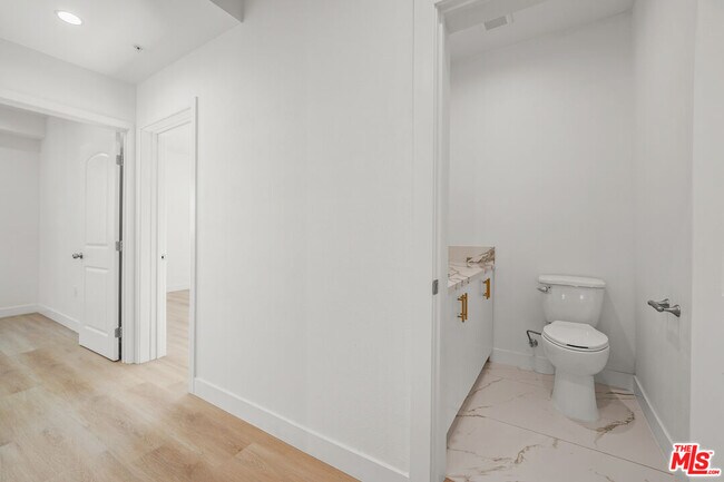 Building Photo - 4202 Willimet Ave