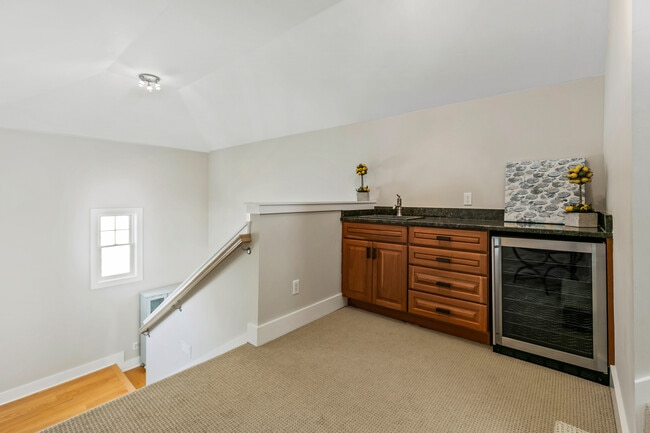 Building Photo - 681 Ocean Palm Way