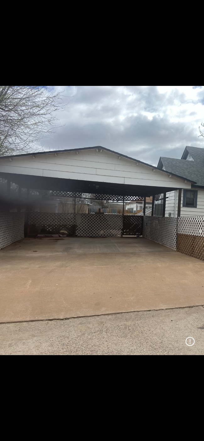 Building Photo - 1515 NW Arlington Ave