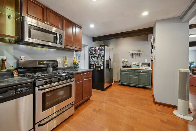 KITCHEN - 59 Meckes St