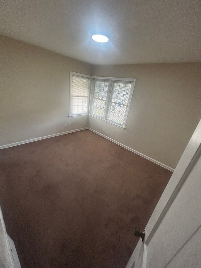 Building Photo - Charming 3 Bedroom, 2 Bathroom Home in Cuyahoga Falls