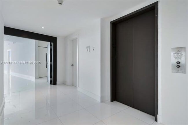 Building Photo - 900 Biscayne Blvd