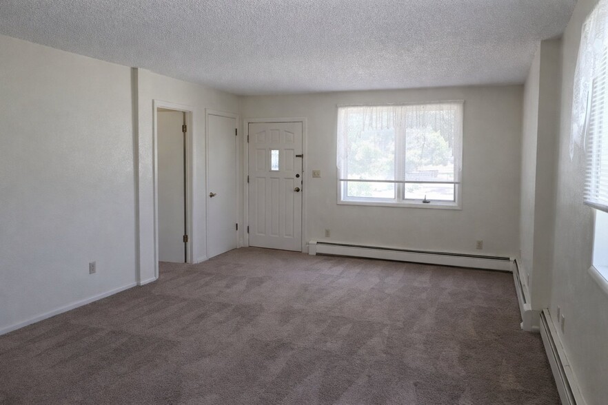 Building Photo - 1321 Walnut St