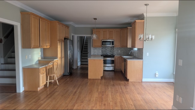 Building Photo - 527 Competition Rd