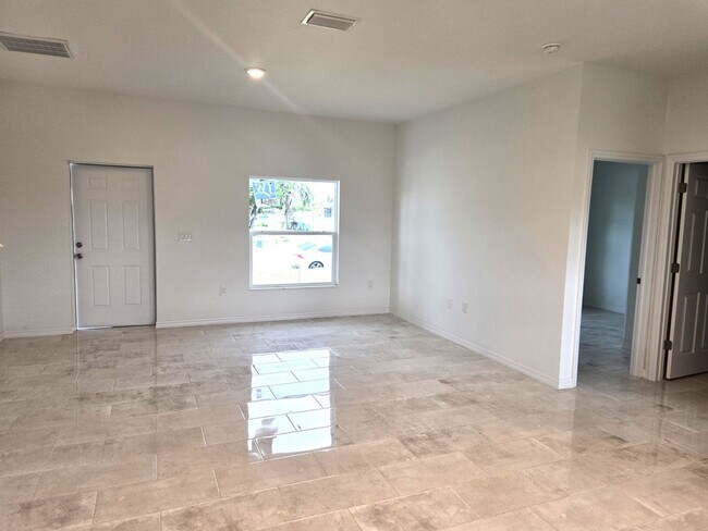 Building Photo - BRAND NEW CONSTRUCTION-3/2/1-MOVE IN READY