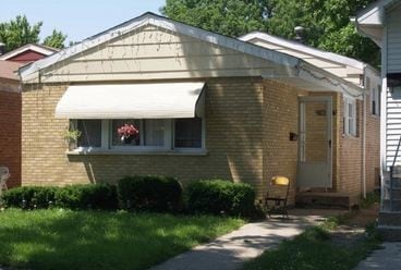 Primary Photo - 1432 W 114th Pl