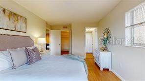 Building Photo - 1120 N Shore Dr NE