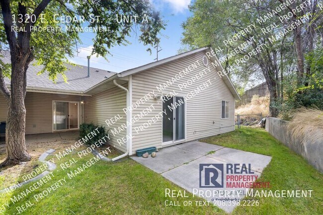 Building Photo - 1320 E Cedar St