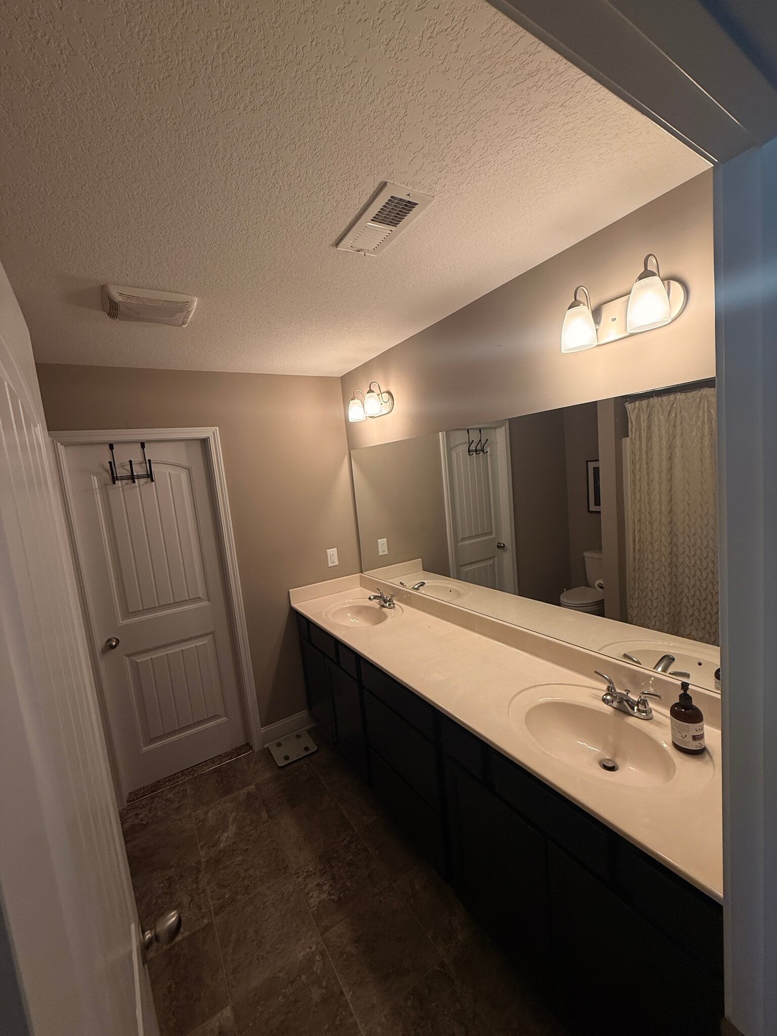 Building Photo - 2410 Galesburg Way,