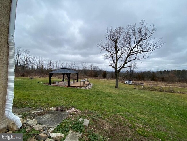 Building Photo - 2063 Hill Rd