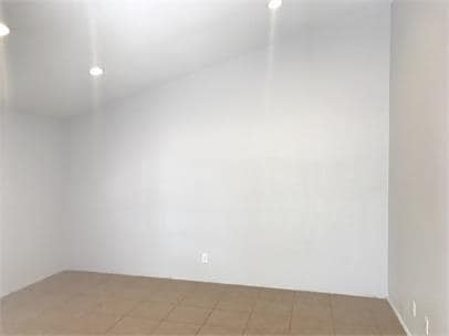 Building Photo - 2/1 Duplex in Great North Austin Location