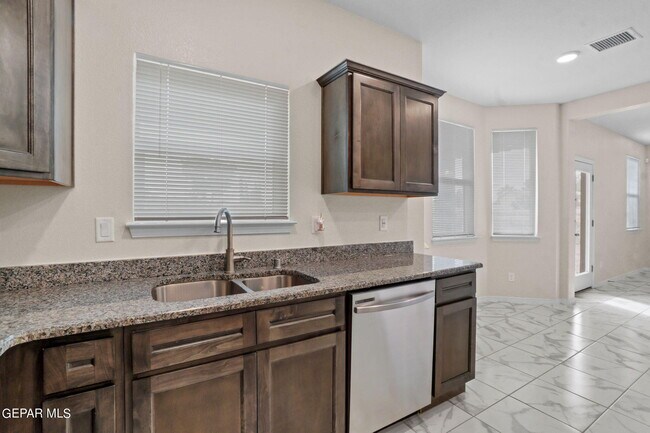 Building Photo - 11506 Summer Dr