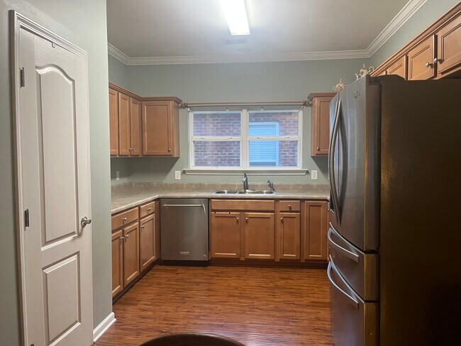 Building Photo - 5293 Cottage Cir