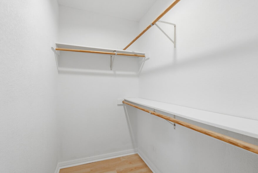 Building Photo - Room in Duplex on Gwendolyn Ln