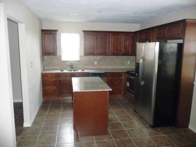 Building Photo - Newly Remodeled