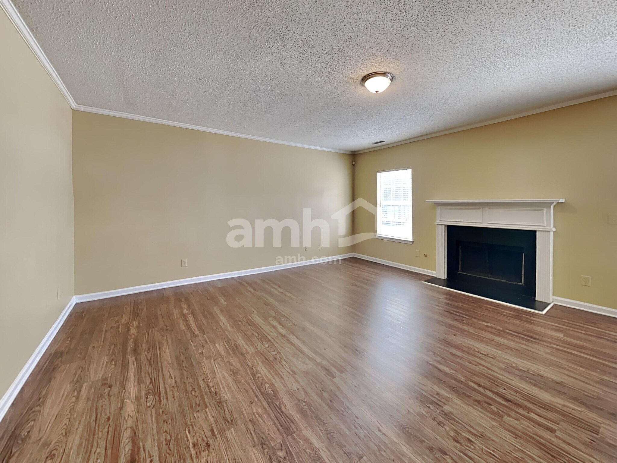 Building Photo - 1642 Village Place Cir NE
