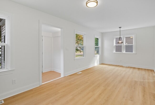Building Photo - 23329 Hazelwood Ave