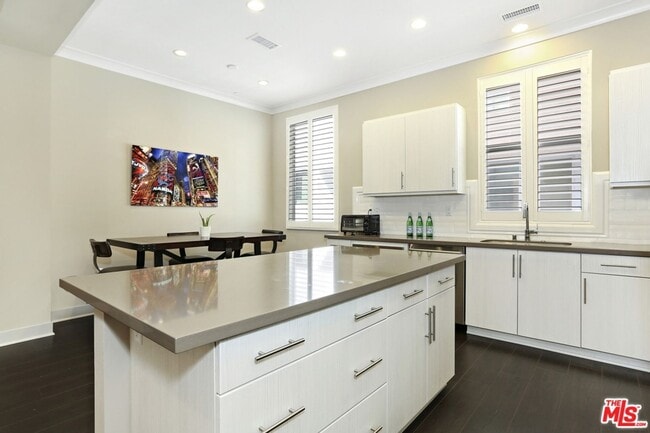 Building Photo - 2202 Edendale Ln