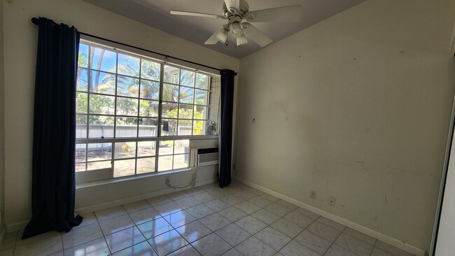 Building Photo - 2 bedroom, 2 bath, 2 parking single level ...