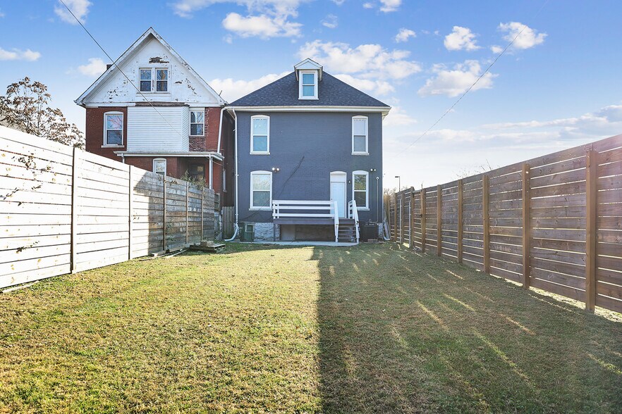 Building Photo - 5641 Cates Ave