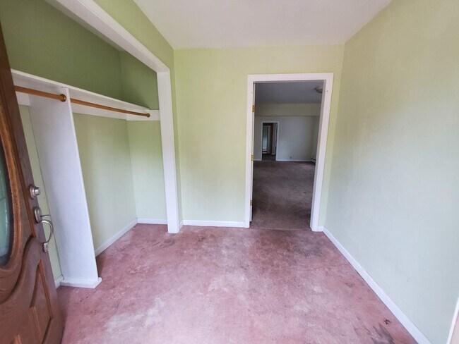 Entry - 45 S Taft Hill Rd
