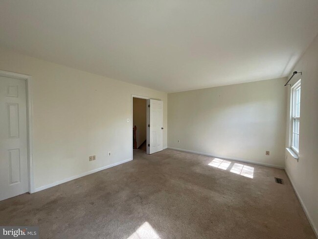Building Photo - 17929 Milroy Dr