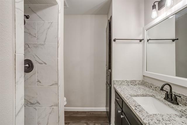 Building Photo - 317 NW Suzanne Terrace