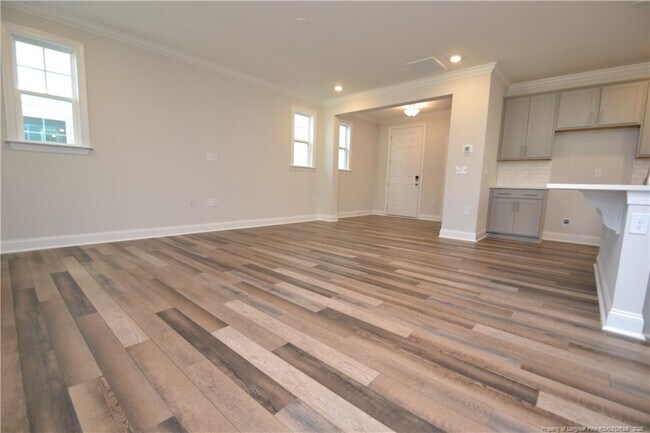 Building Photo - 421 Canyon Spring Trl