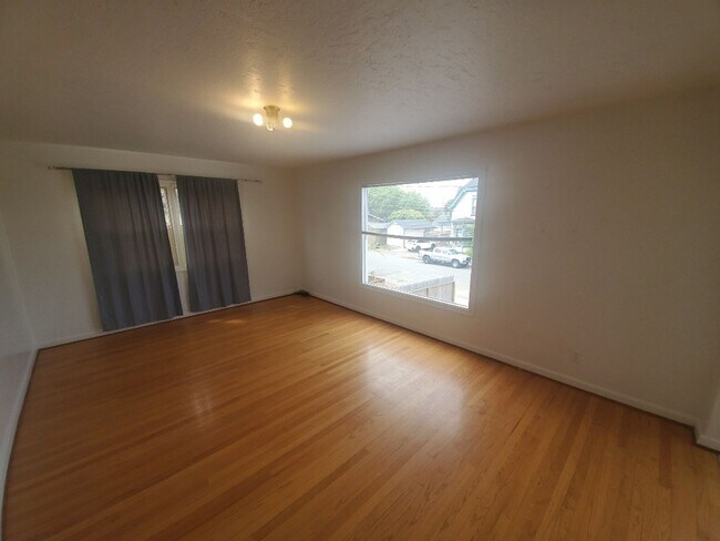 Building Photo - 1611 Lowell St