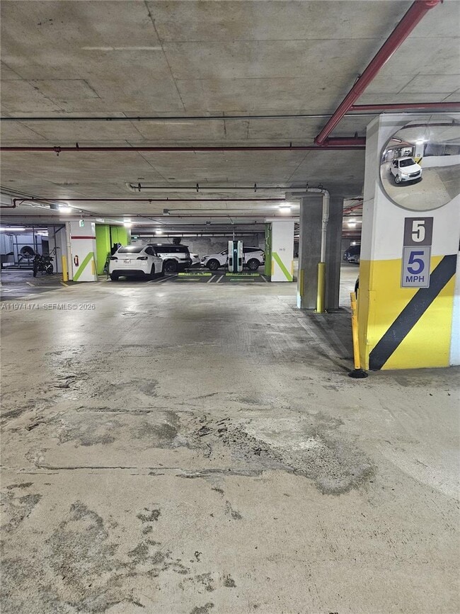 Building Photo - 495 Brickell Ave