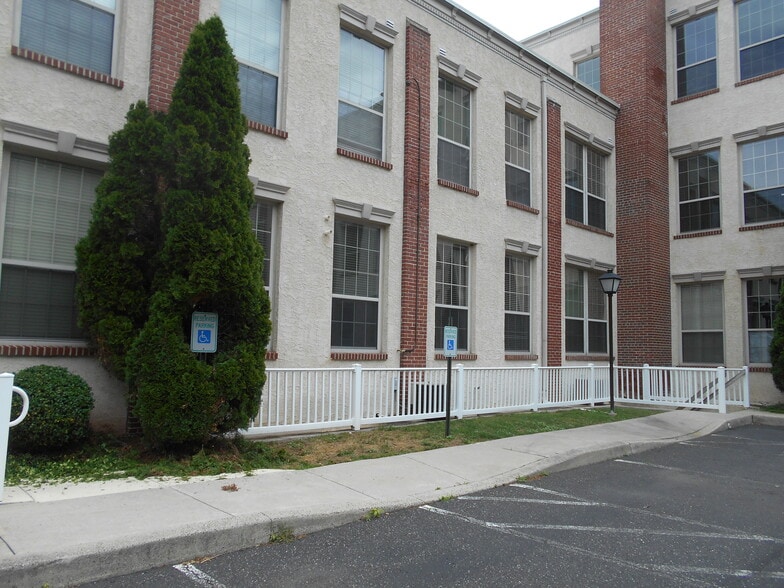 Unit Location - 735 Washington St