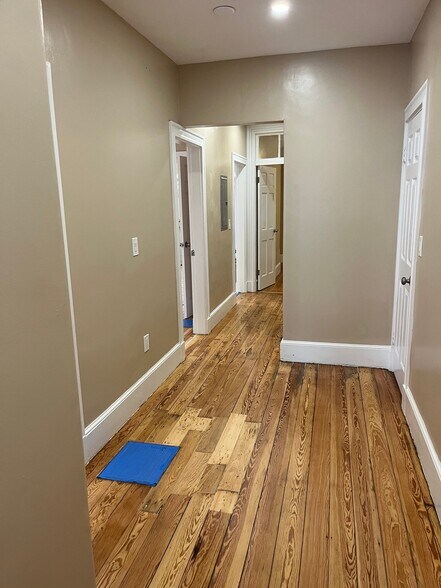 Building Photo - 36 Termine Ave