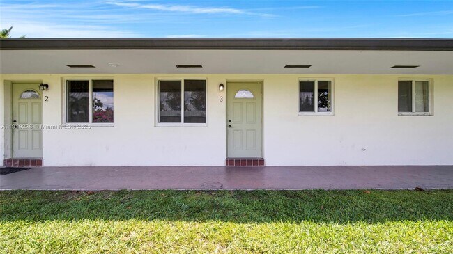 Building Photo - 592 NE 150th St