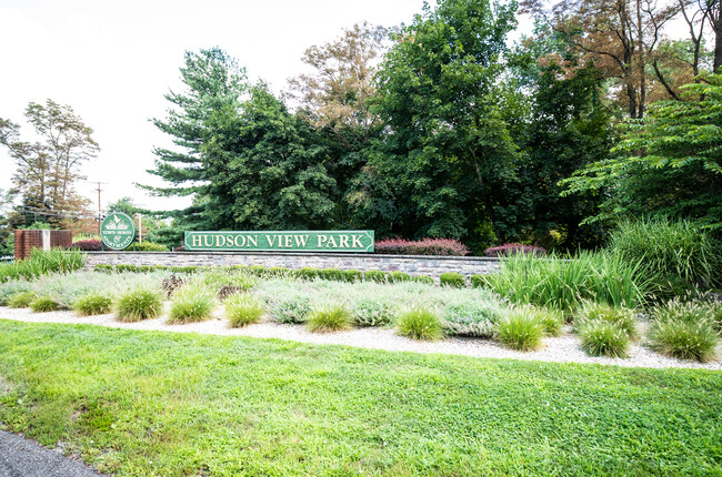 Building Photo - Hudson View Park