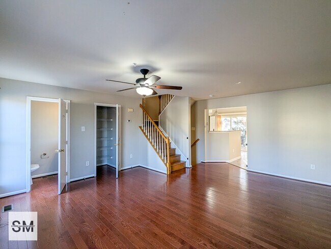 Building Photo - 711 Tola Ct