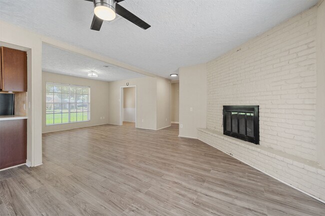 Building Photo - 5826 Spruce Forest Dr