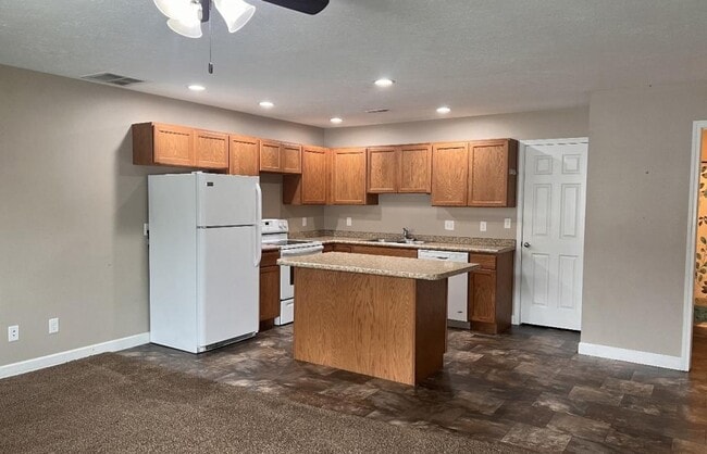 Primary Photo - 1419 2nd St