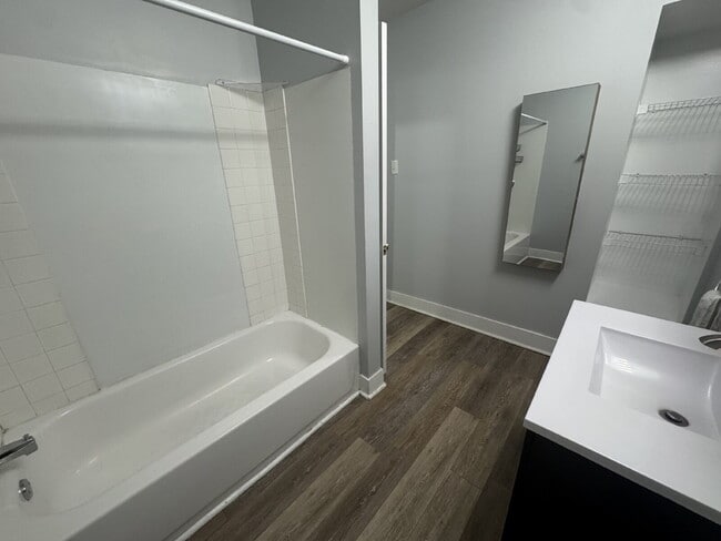 Building Photo - "Charming 3-Bed Home in Springfield with Spacious 1245 Sq Ft Layout!"