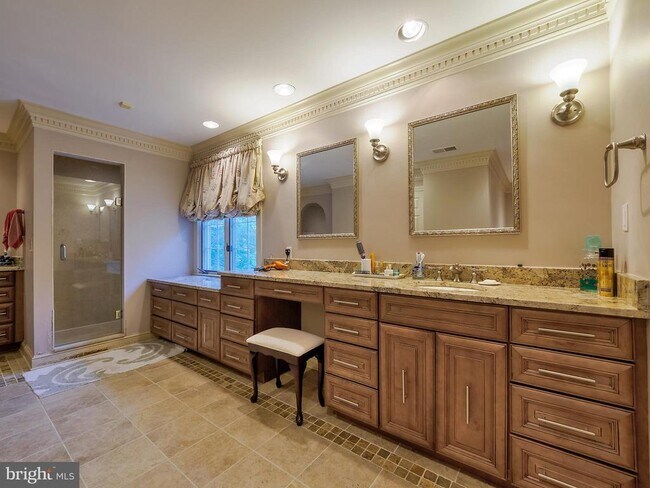 Building Photo - 6513 Kenhill Rd